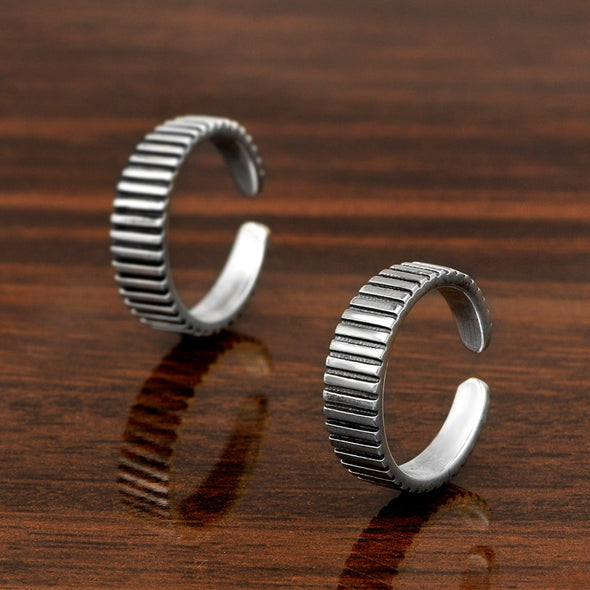 Striped Oxidized Toe Ring - Sterling Silver