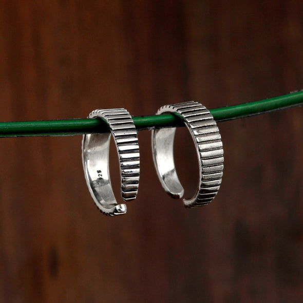 Striped Oxidized Toe Ring - Sterling Silver