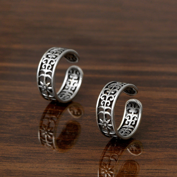 Floral Scroll Oxidized Toe Ring - Sterling Silver