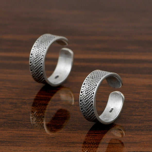 Geometric Pattern Oxidized Toe Ring - Sterling Silver
