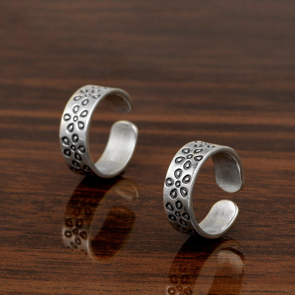 Petite Floral Oxidized Toe Ring - Sterling Silver