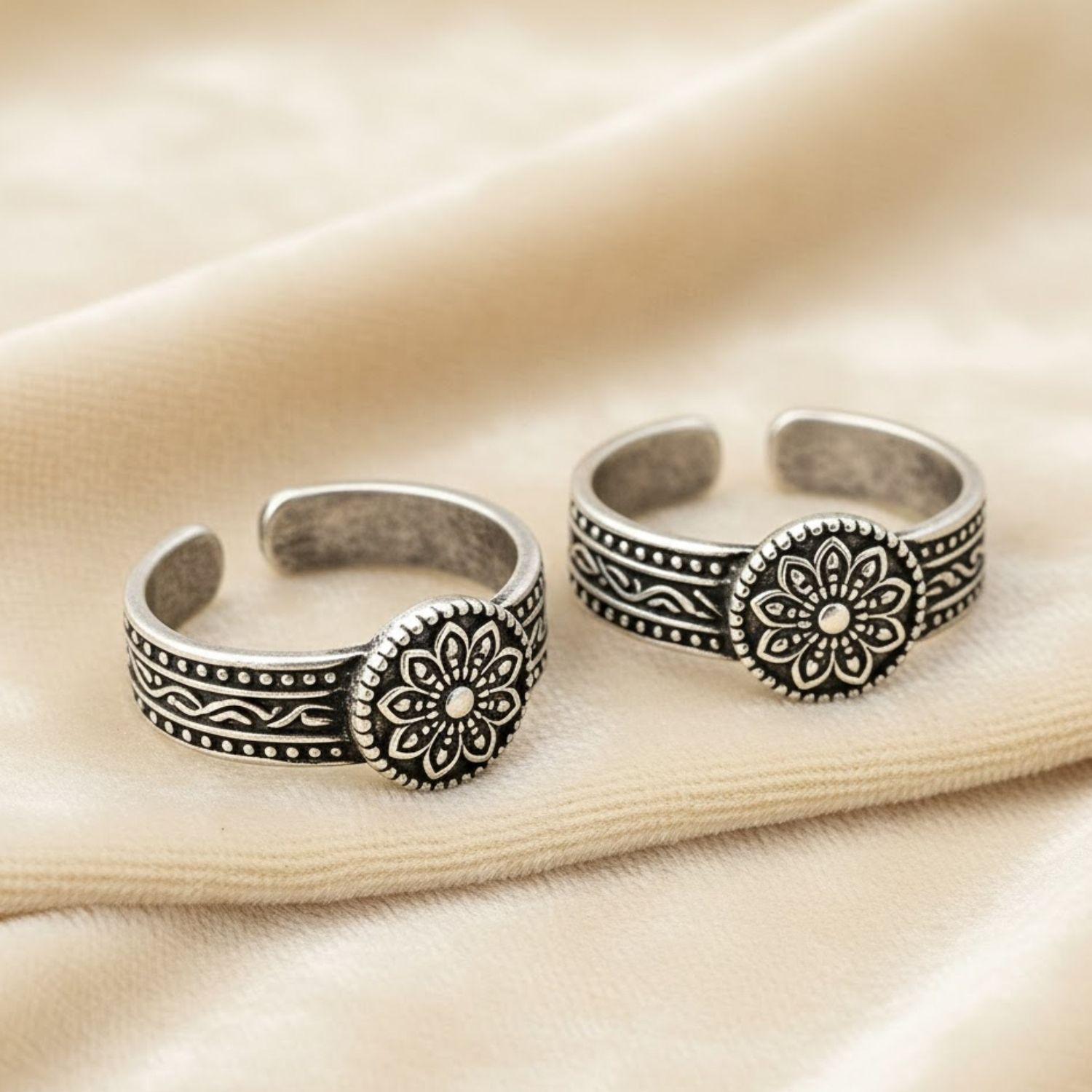 Floral Mandala Adjustable Toe Ring - Sterling Silver Oxidized