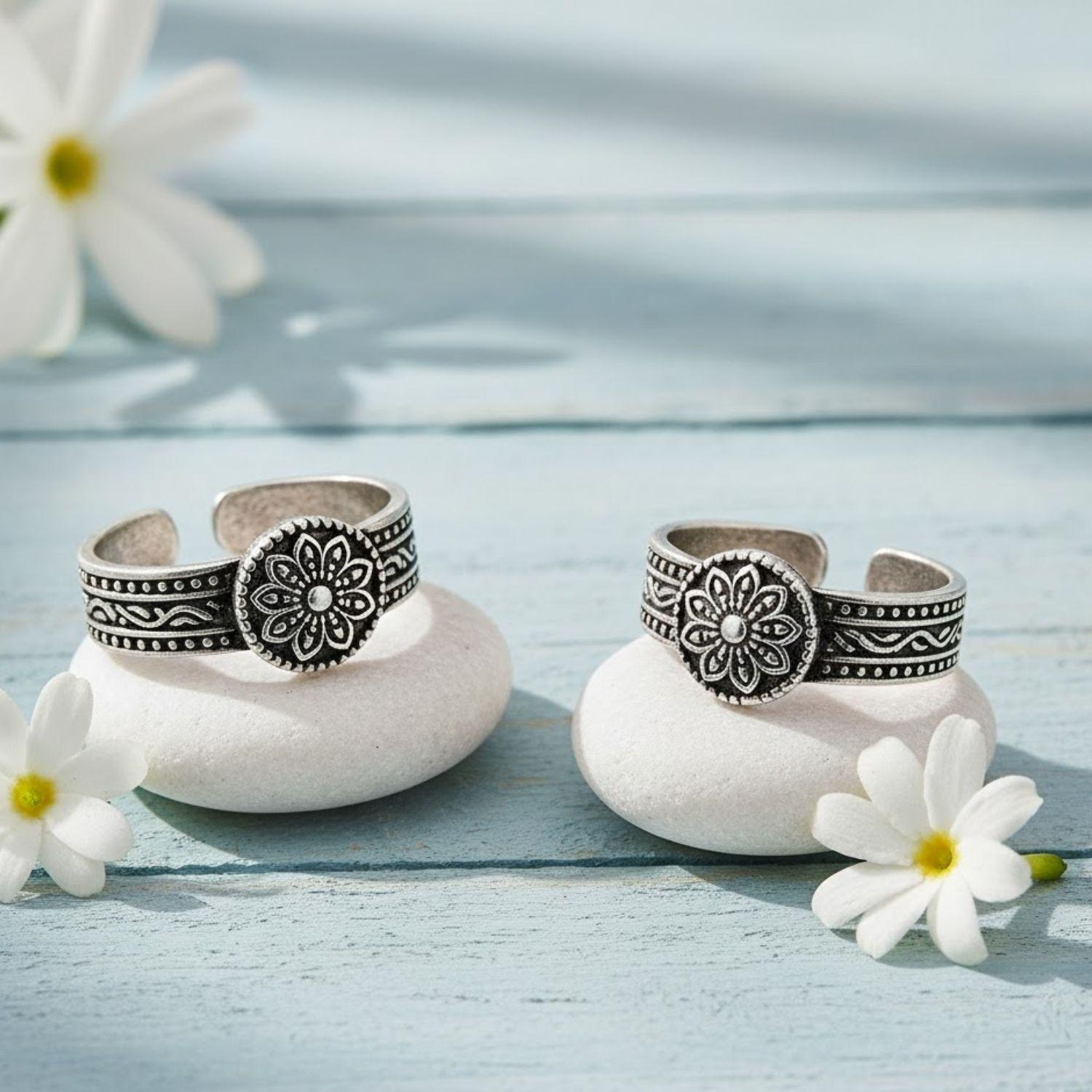 Floral Mandala Adjustable Toe Ring - Sterling Silver Oxidized