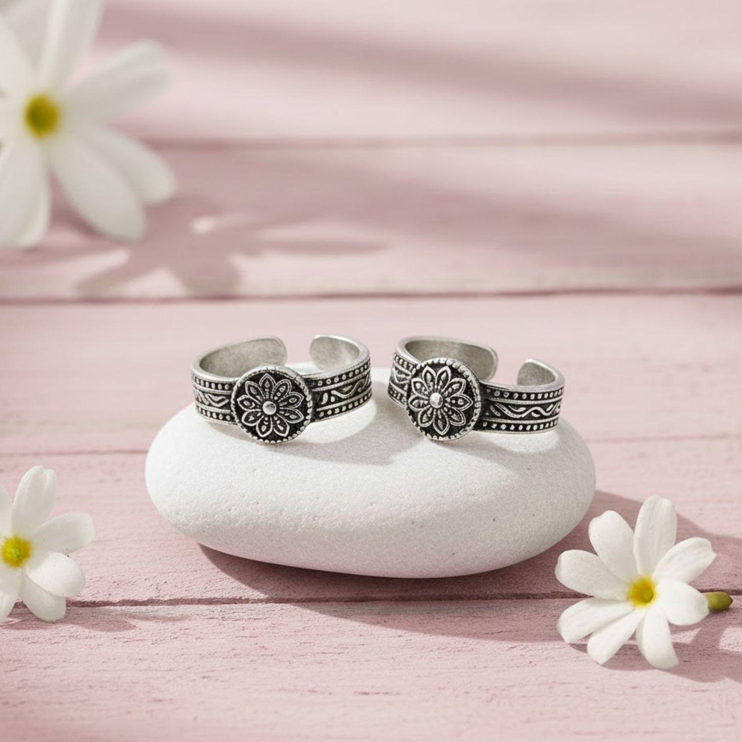 Floral Mandala Adjustable Toe Ring - Sterling Silver Oxidized