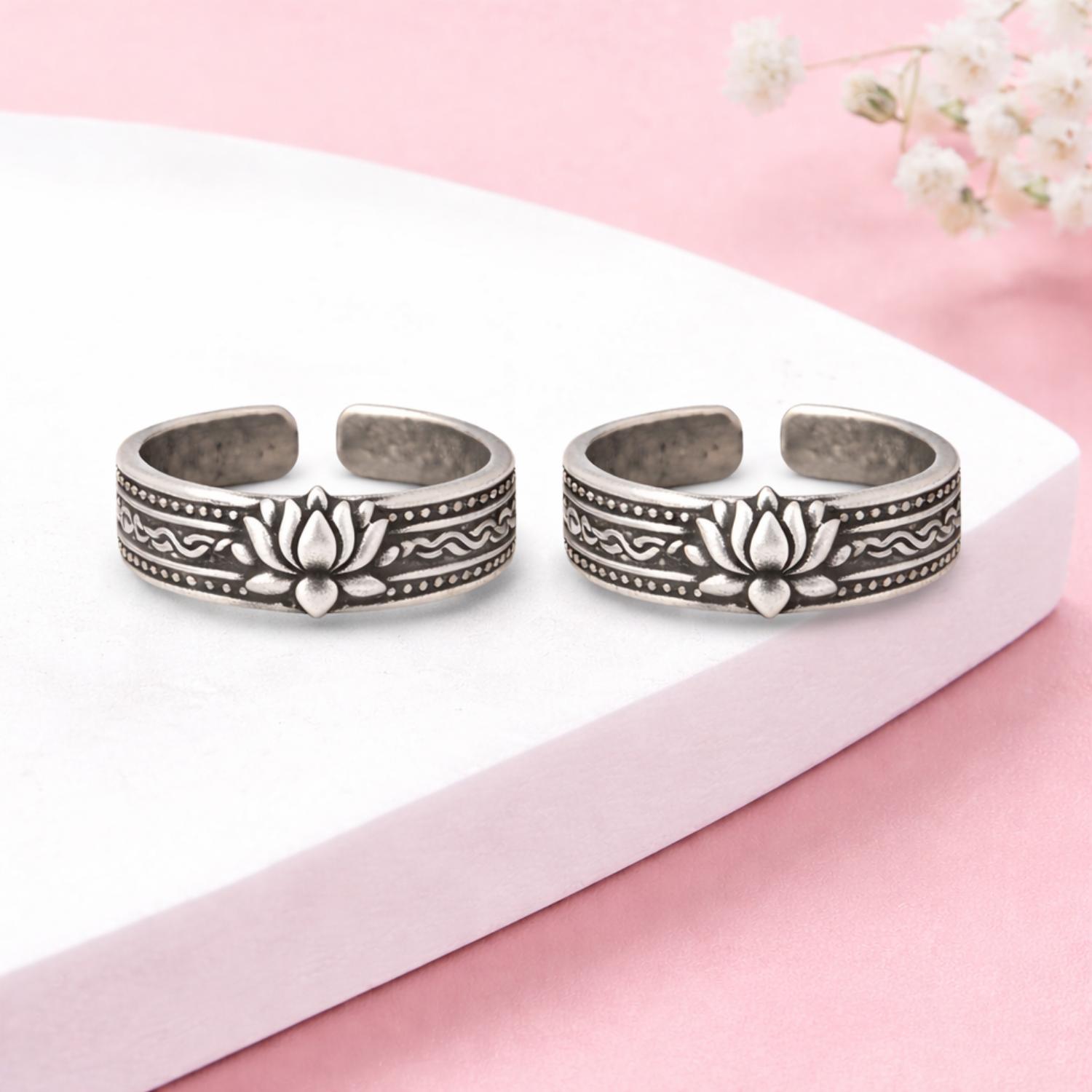 Lotus Motif Adjustable Toe Ring - Sterling Silver Oxidized