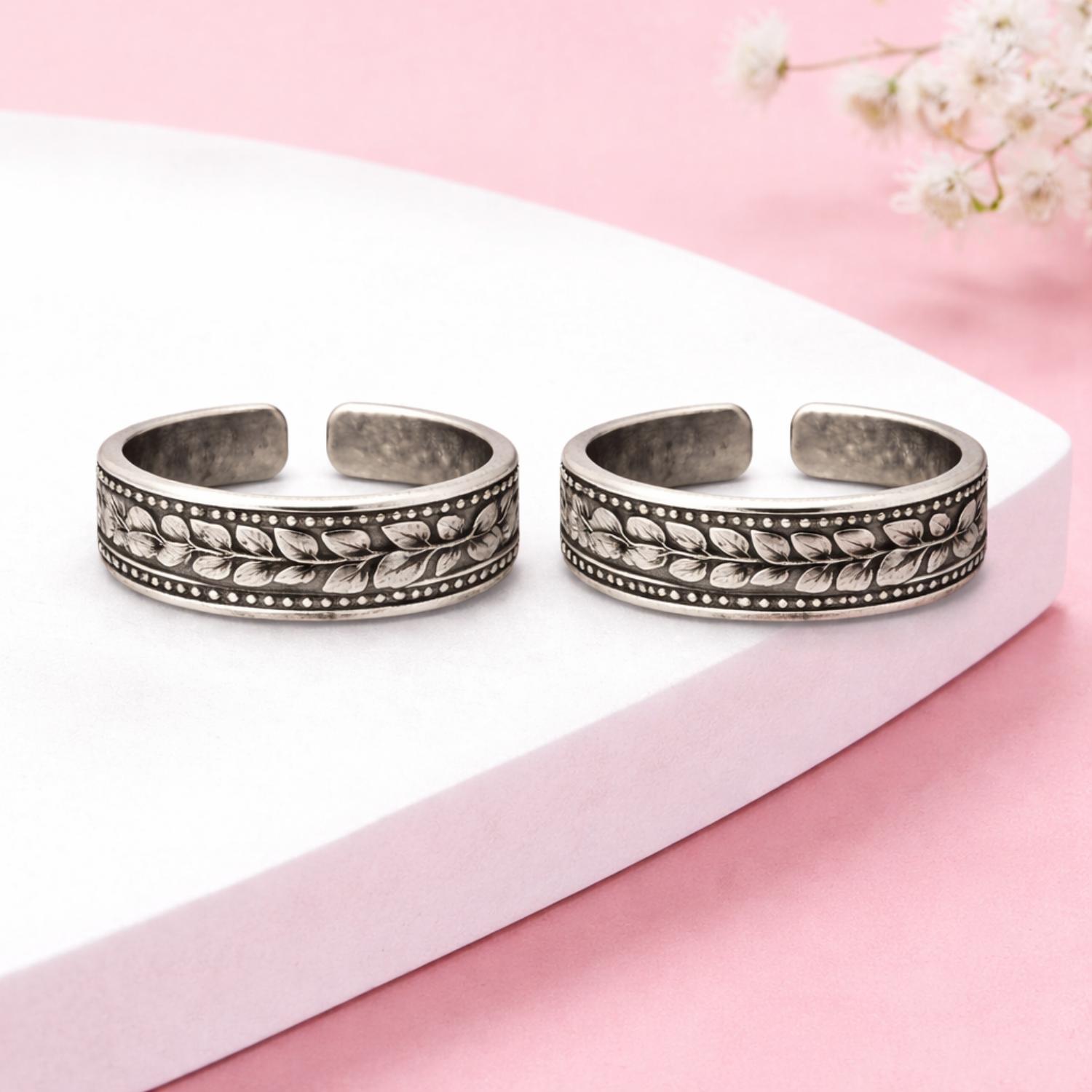 Leaf Vine Adjustable Toe Ring - Sterling Silver Oxidized