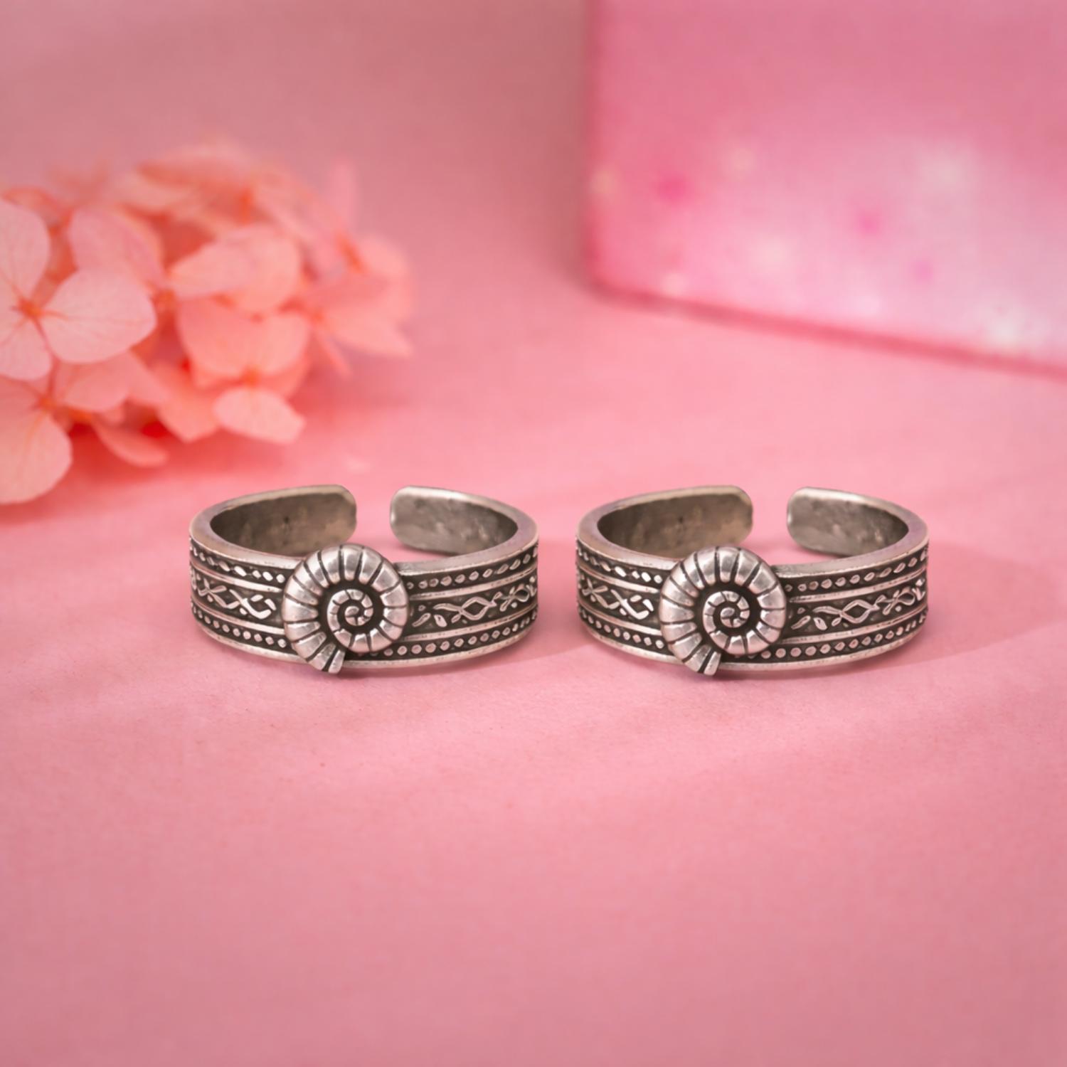 Spiral Shell Adjustable Toe Ring - Sterling Silver Oxidized