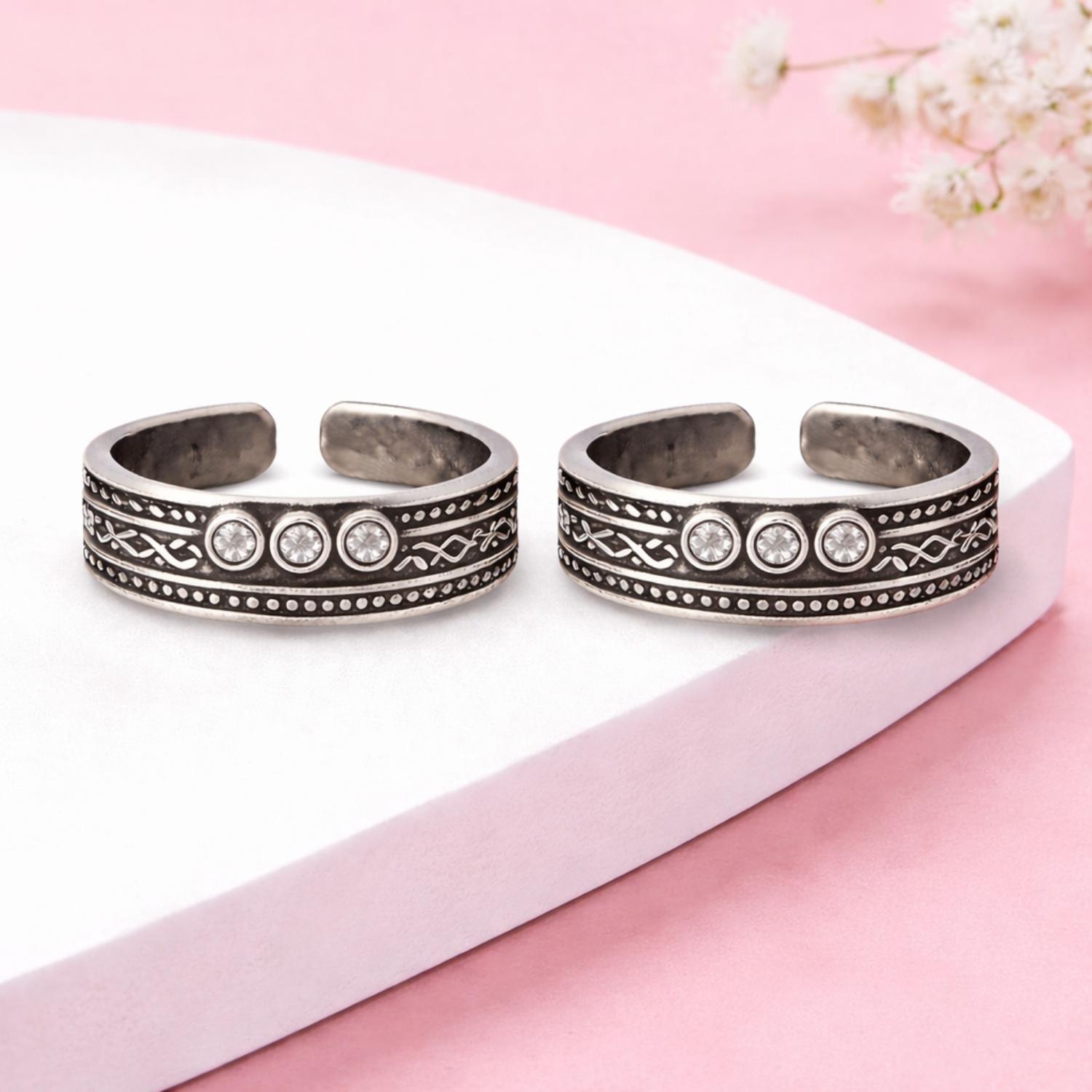 Triple CZ Adjustable Toe Ring - Sterling Silver Oxidized