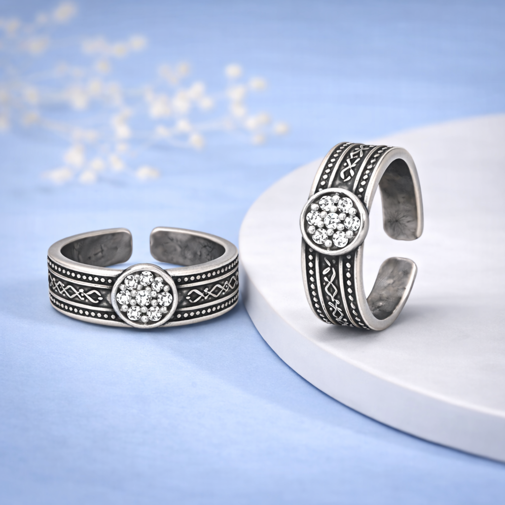 Tribal Engraved Adjustable Cluster Toe Ring - Sterling Silver Oxidized