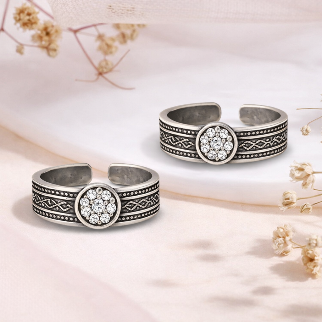 Tribal Engraved Adjustable Cluster Toe Ring - Sterling Silver Oxidized